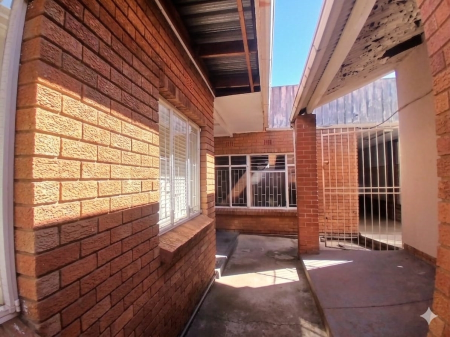 To Let Commercial Property for Rent in Rustenburg Central North West